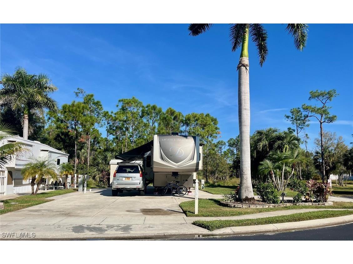 1348 Diamond Lake Circle Naples FL 34114 225082902 image1