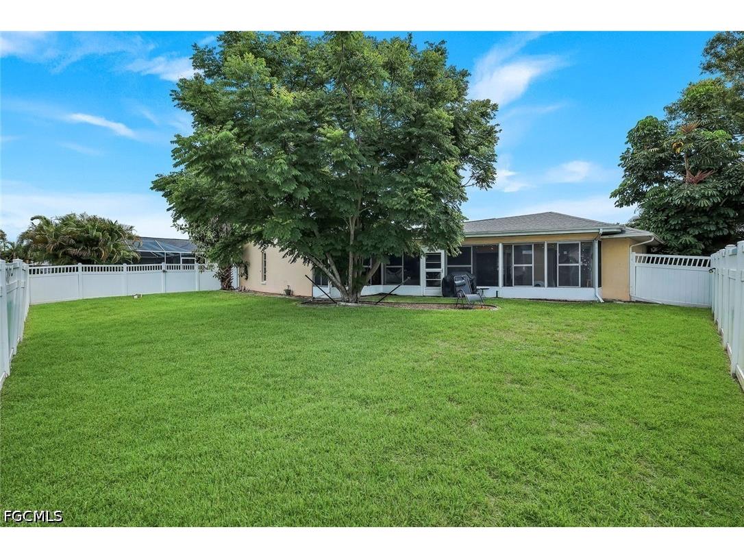 13481 Red Maple Circle North Fort Myers FL 33903 2026026281 image2