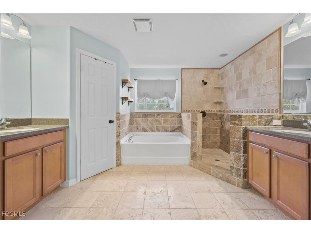 13483 Little Gem Circle Fort Myers FL 33913 2025021021 image25