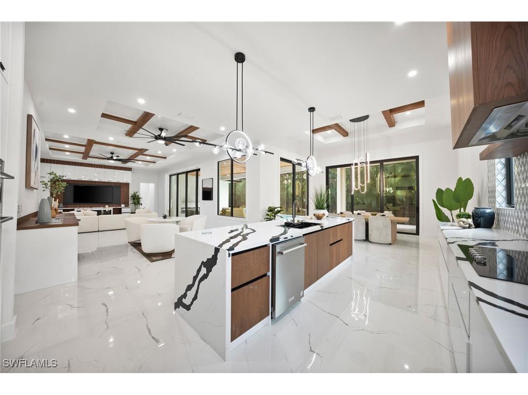 135 7th Street N Naples FL 34102 225071448 image1