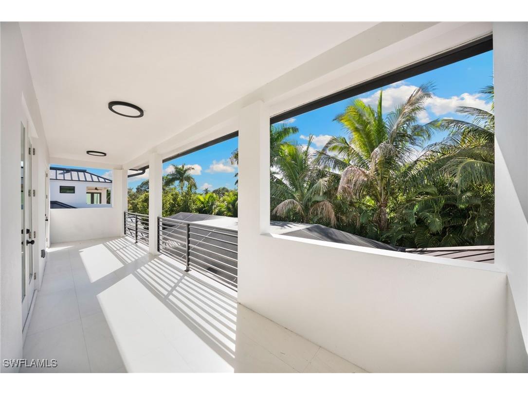 135 7th Street N Naples FL 34102 225071448 image32