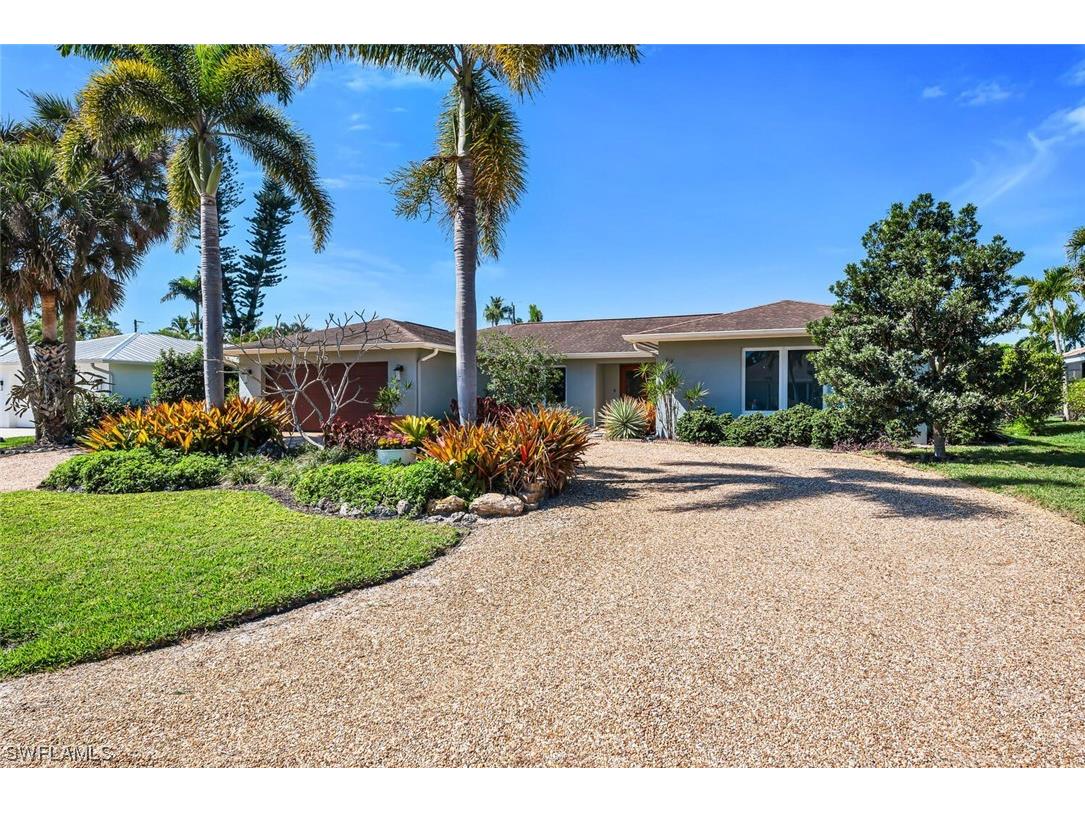 135 Burning Tree Drive Naples FL 34105 223013951 image1