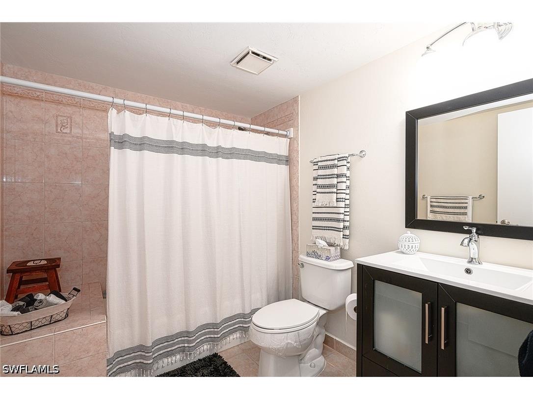 135 Cypress Way E #C Naples FL 34110 226021581 image25