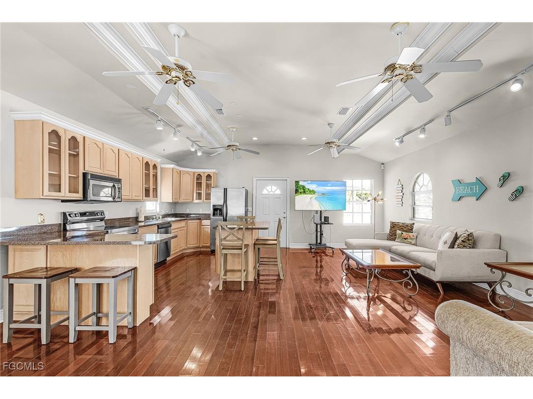 135 Delmar Avenue #A Fort Myers Beach FL 33931 2025013887 image10