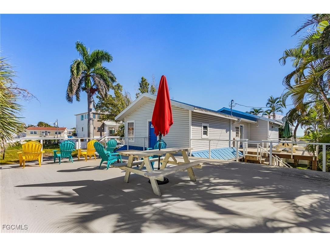 135 Delmar Avenue #A Fort Myers Beach FL 33931 2025013887 image18