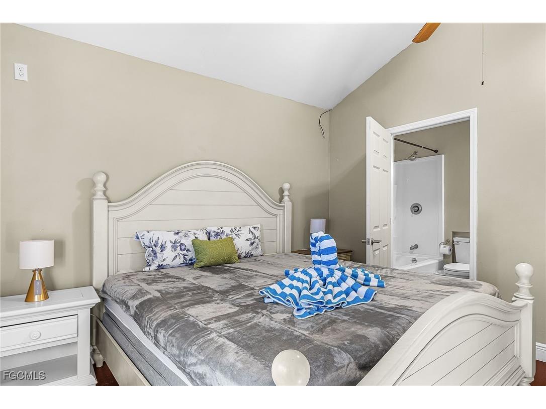 135 Delmar Avenue #A Fort Myers Beach FL 33931 2025013887 image29