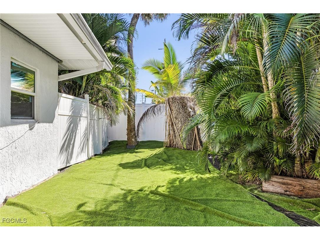 135 Delmar Avenue #A Fort Myers Beach FL 33931 2025013887 image5