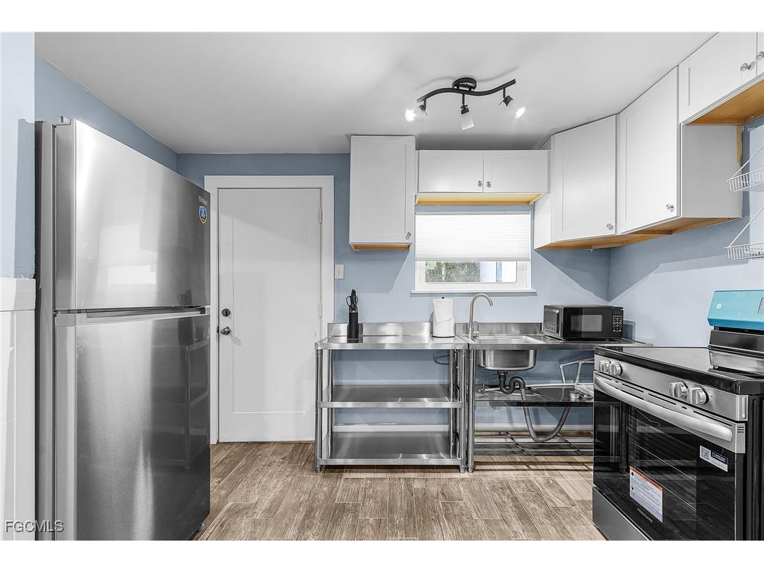 135 Delmar Avenue #C Fort Myers Beach FL 33931 2025020159 image5