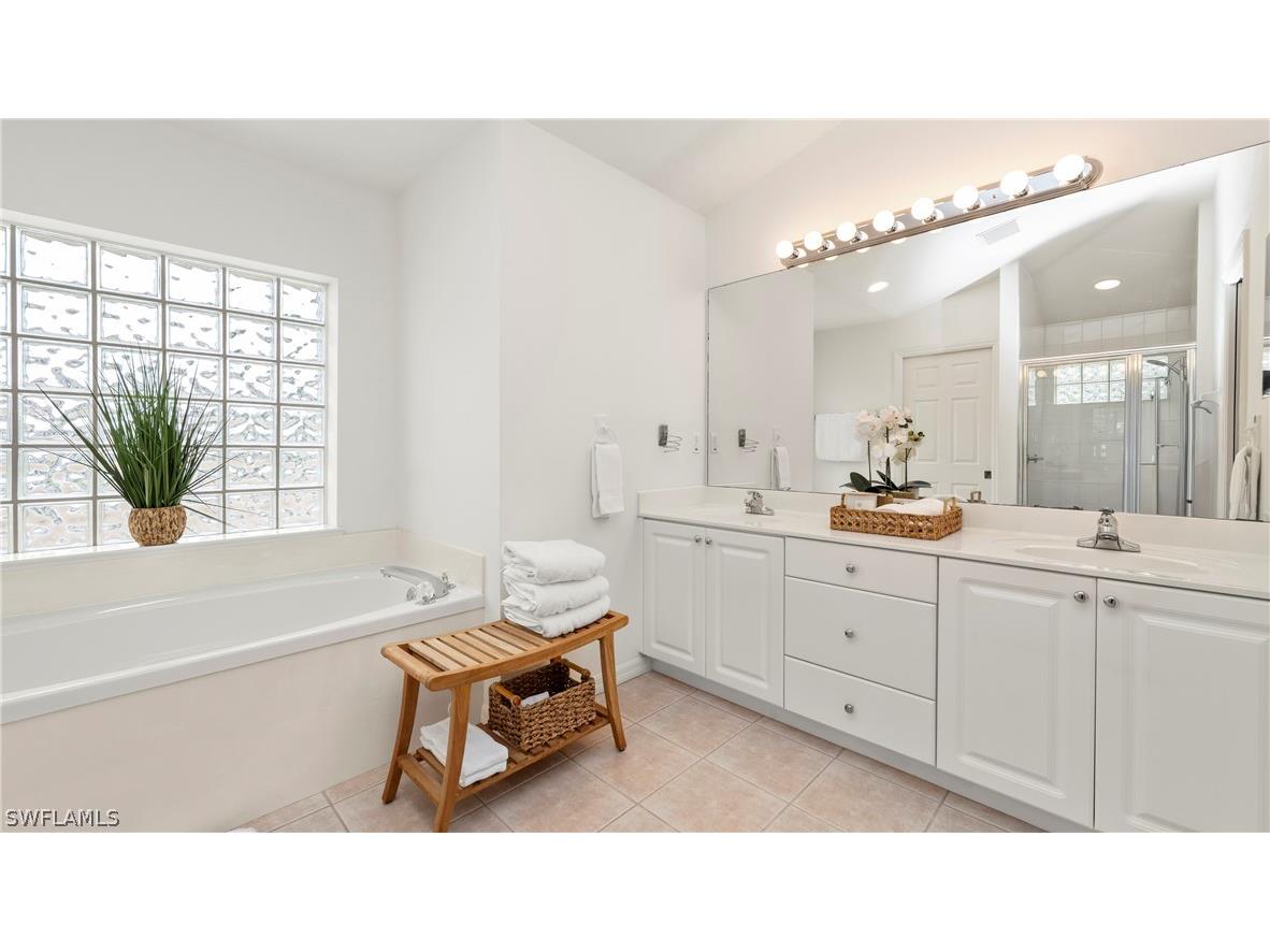 135 Estelle Drive Naples FL 34112 226010935 image18