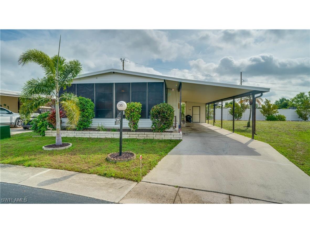 135 Lakeside Circle North Fort Myers FL 33903 224021705 image1
