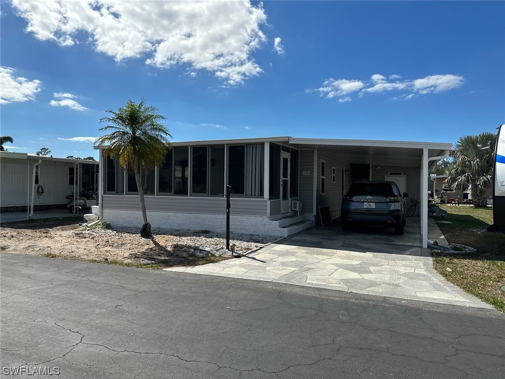 135 Lexington Avenue Fort Myers FL 33908 223029869 image1