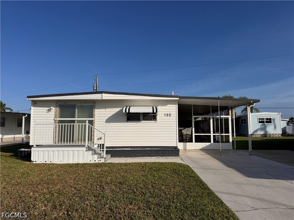 135 Orange Harbor Drive Fort Myers FL 33905 2026015100 image1