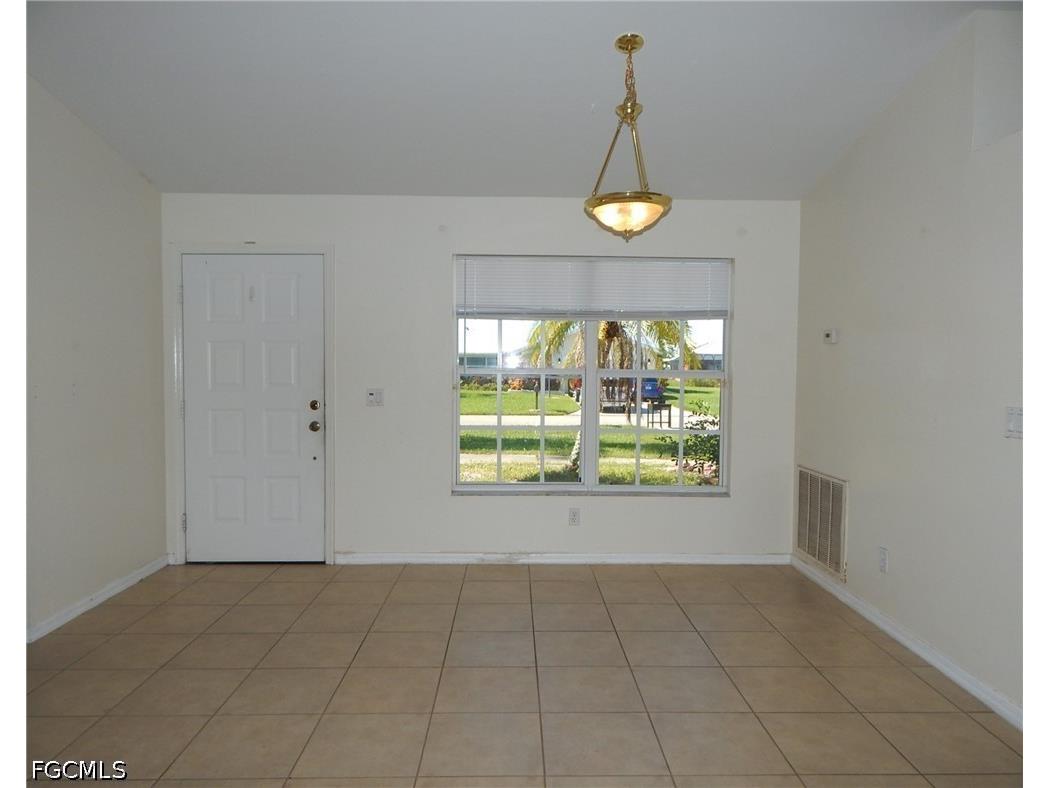 135 SE 29th Street Cape Coral FL 33904 2026019498 image2