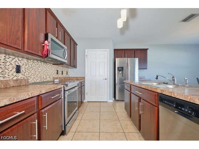 135 SW 31st Street Cape Coral FL 33914 2026018051 image7