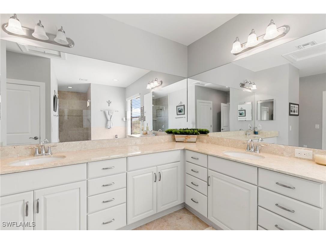 1350 Kendari Terrace Naples FL 34113 225084304 image20