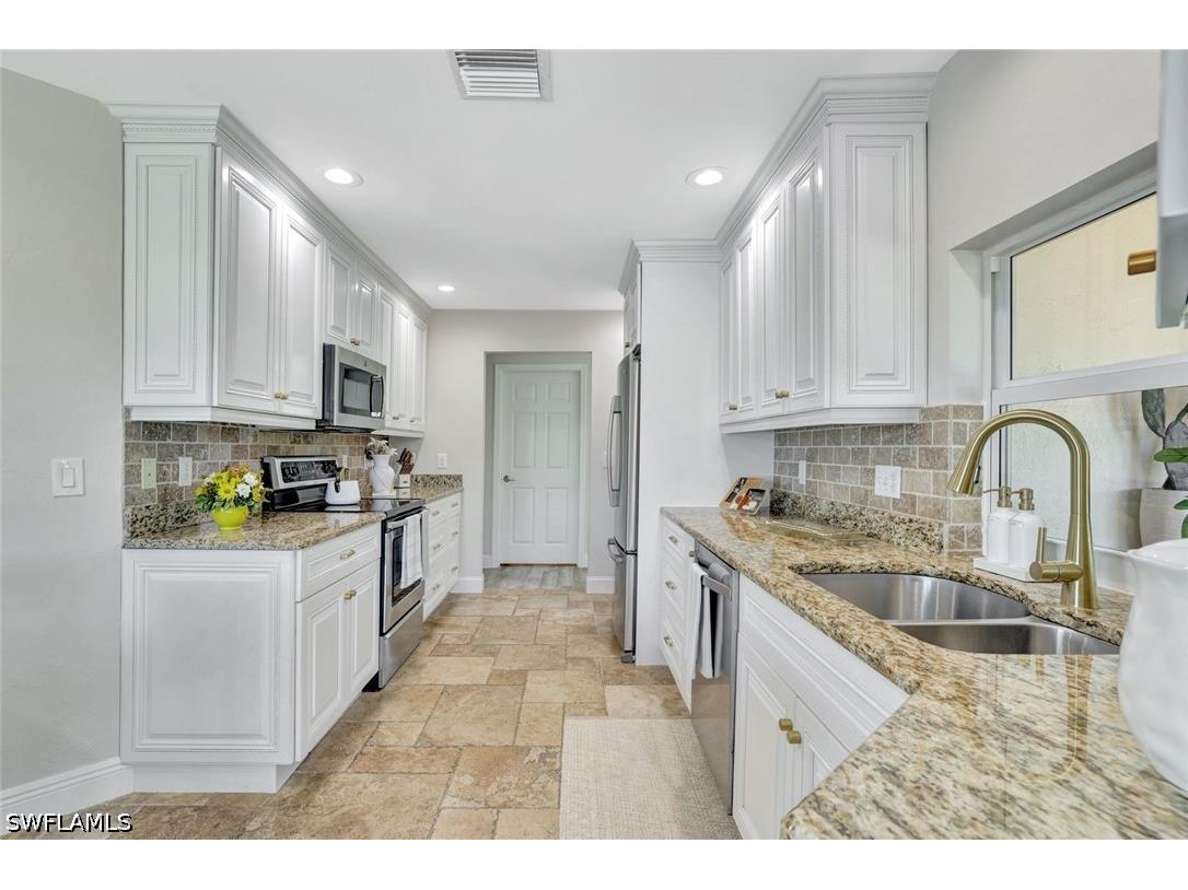 1350 Waikiki Court Marco Island FL 34145 226022289 image8