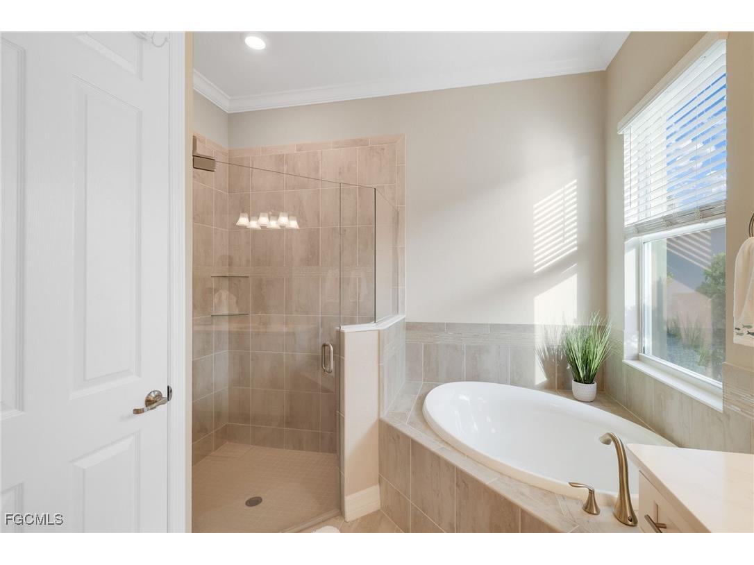 13504 Blue Bay Circle Fort Myers FL 33913 2025026408 image18