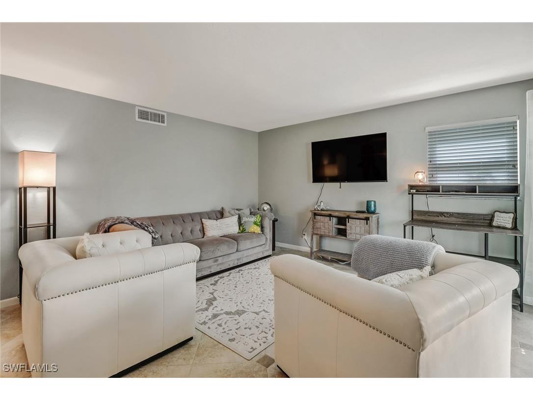 1351 Curlew Avenue #104 Naples FL 34102 225080011 image5