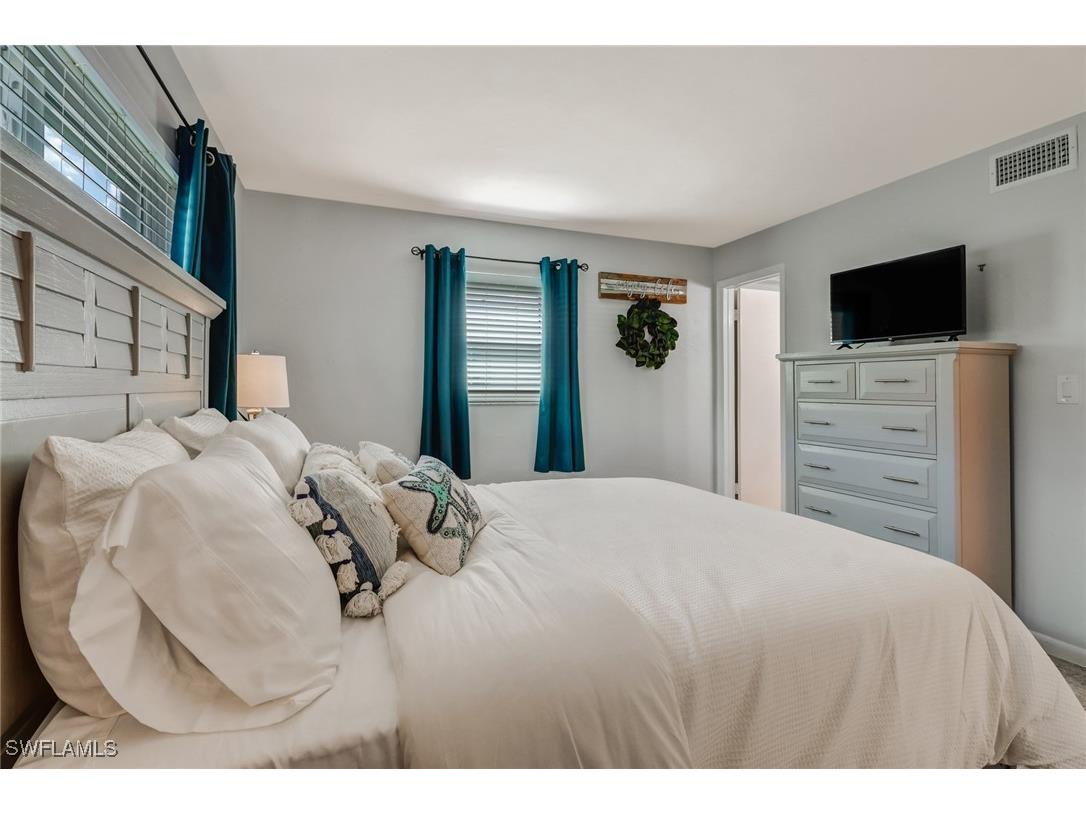 1351 Curlew Avenue #104 Naples FL 34102 226005032 image15