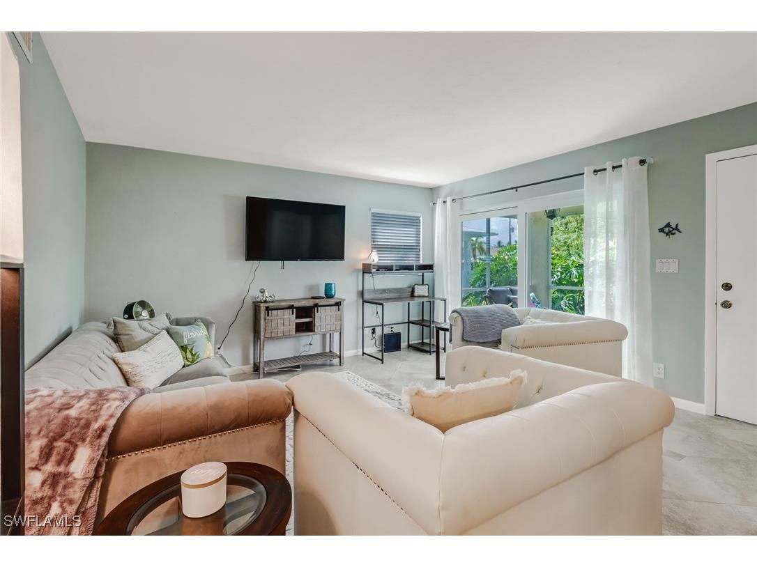 1351 Curlew Avenue #104 Naples FL 34102 226005032 image4