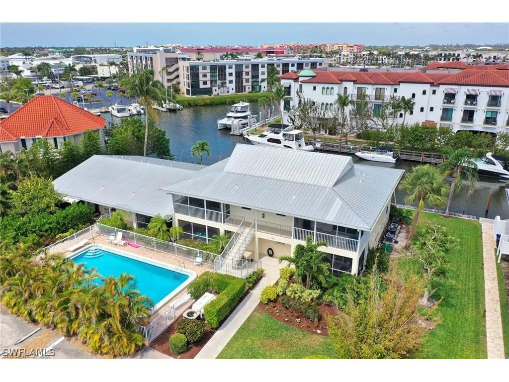 1351 Curlew Avenue #204 Naples FL 34102 224051588 image1