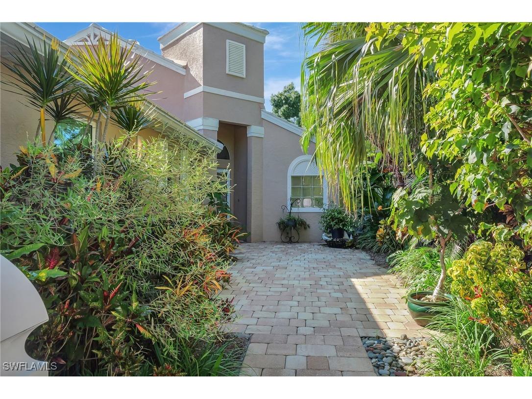 1351 Old Oak Lane Naples FL 34110 224077209 image1