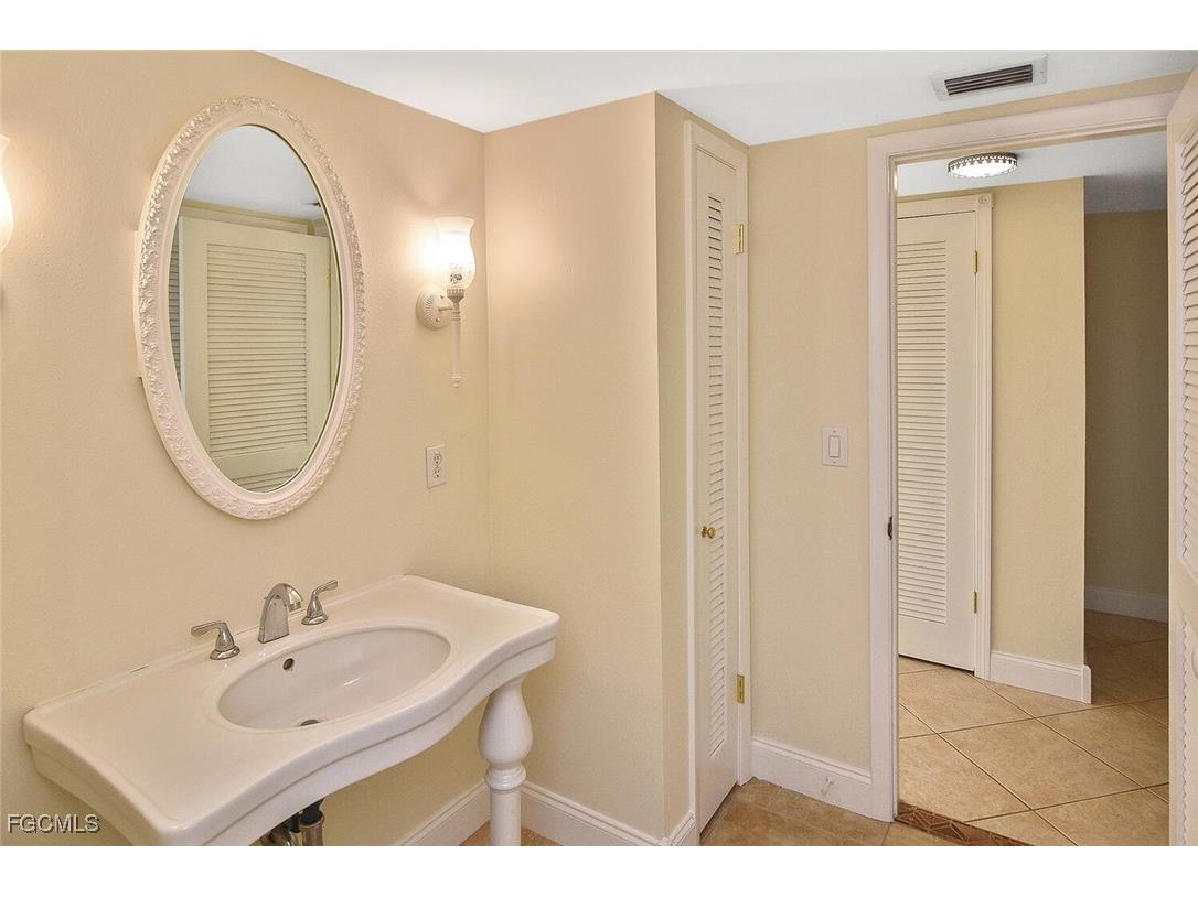 13511 Stratford Place Circle #302 Fort Myers FL 33919 2026005482 image24