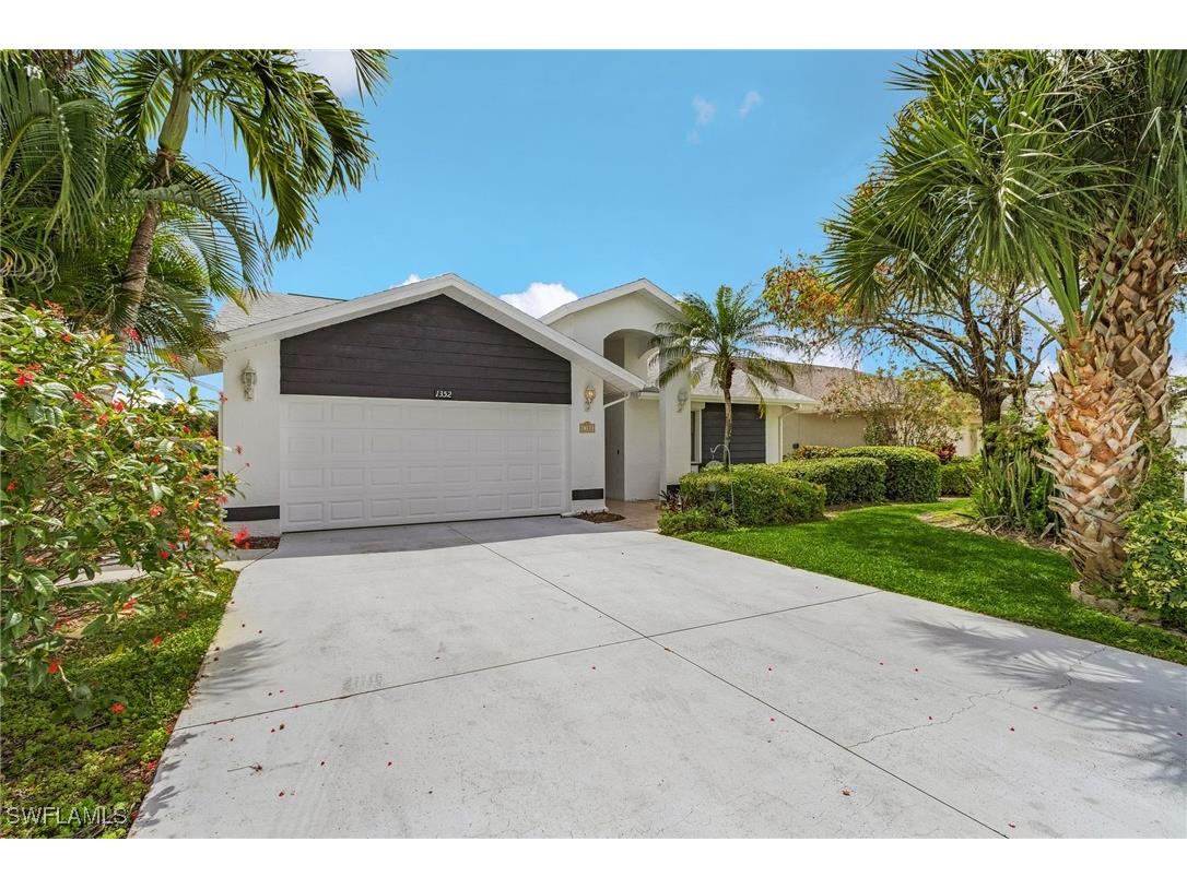 1352 Monarch Circle Naples FL 34116 225035991 image1