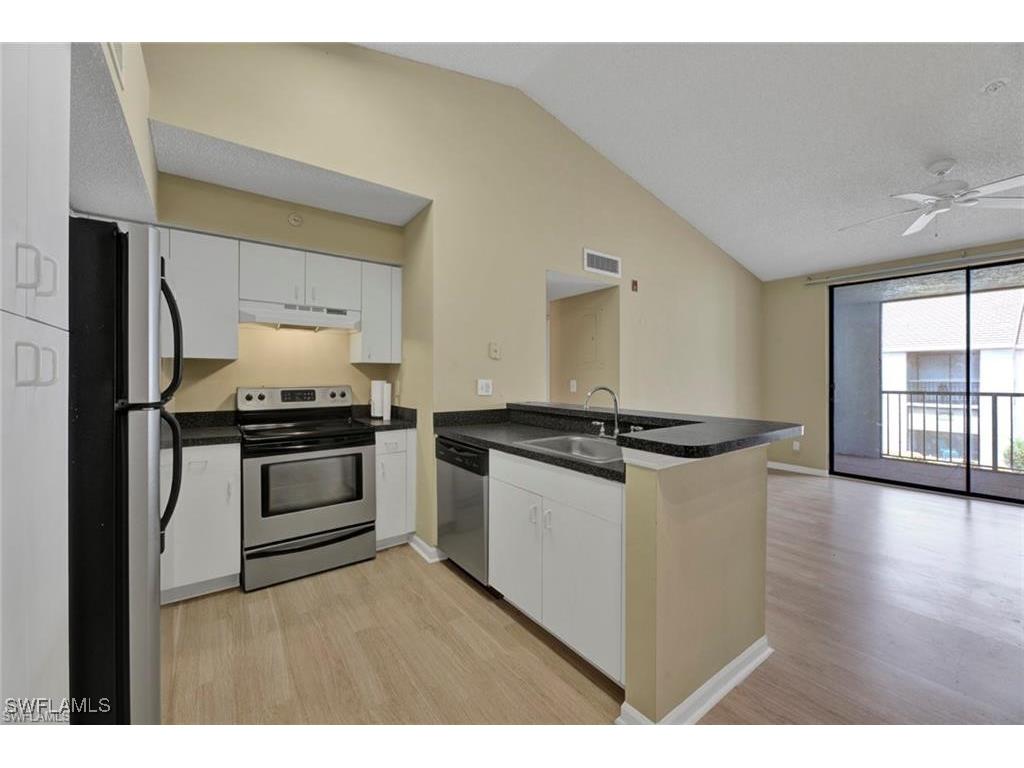 13521 Eagle Ridge Drive #121 Fort Myers FL 33912 225064259 image2