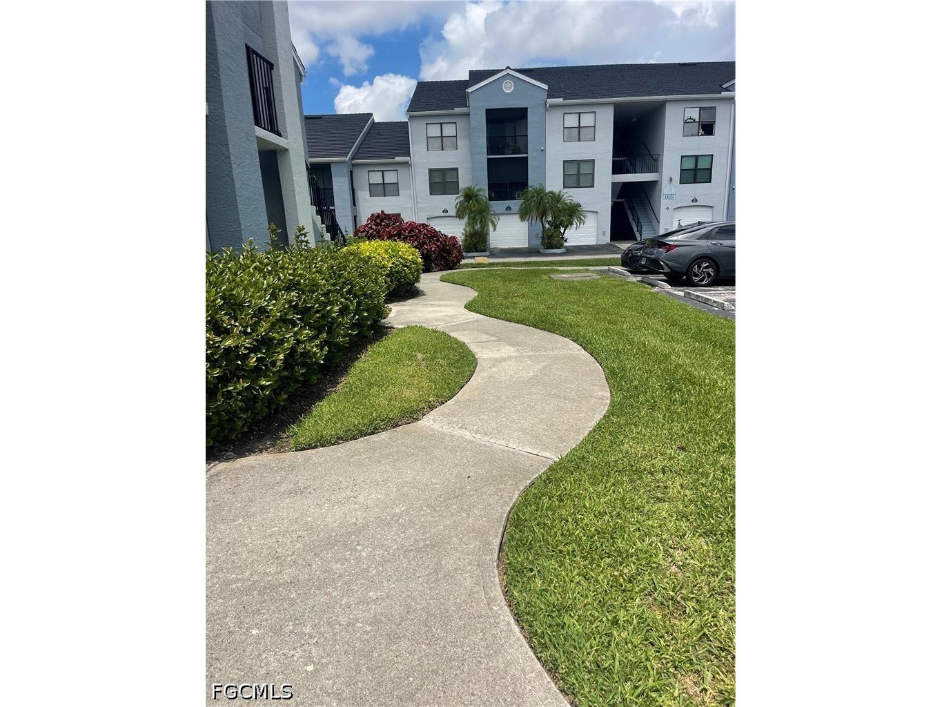 13521 Eagle Ridge Drive #123 Fort Myers FL 33912 2026026333 image1