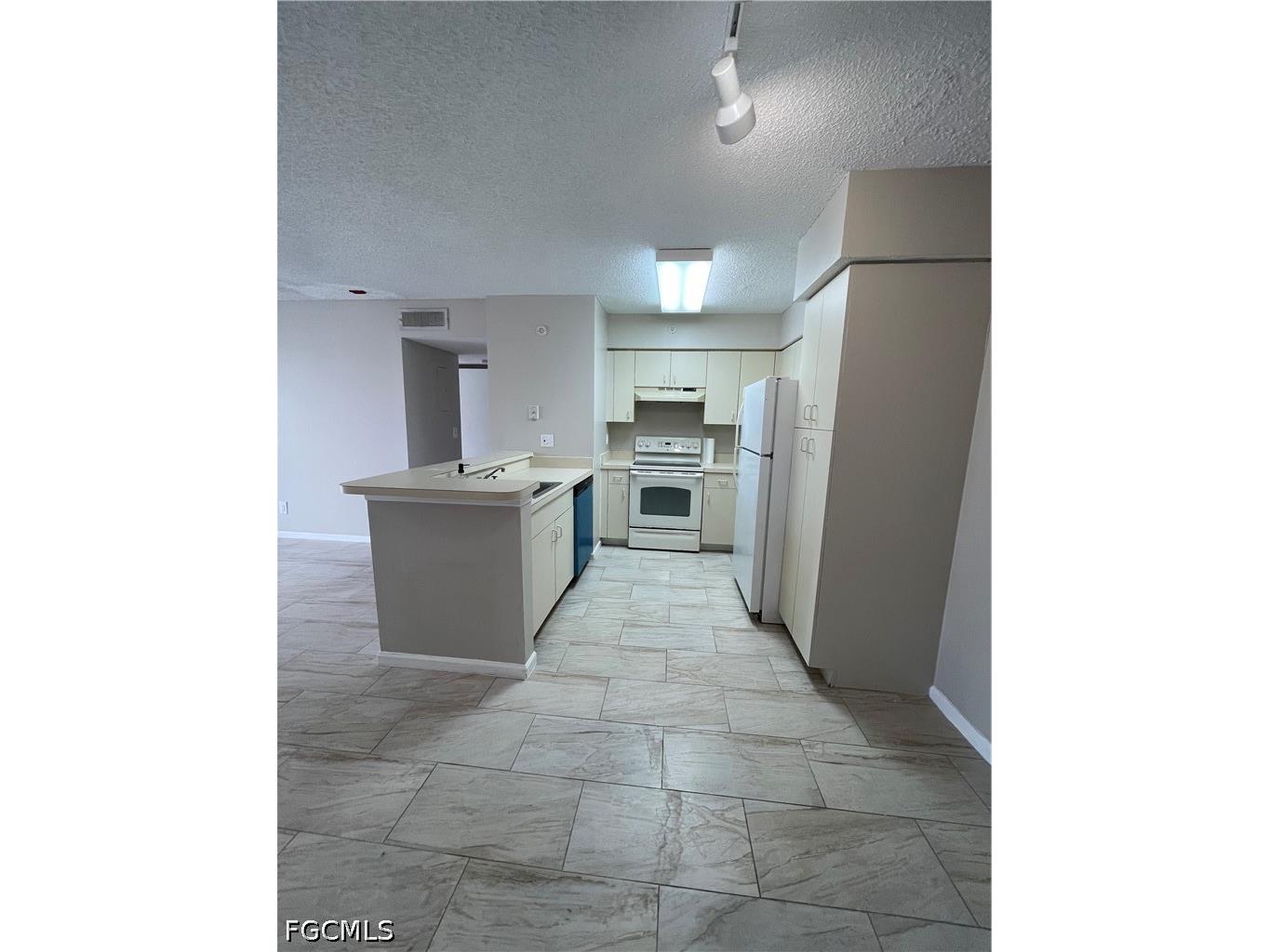 13521 Eagle Ridge Drive #123 Fort Myers FL 33912 2026026333 image4