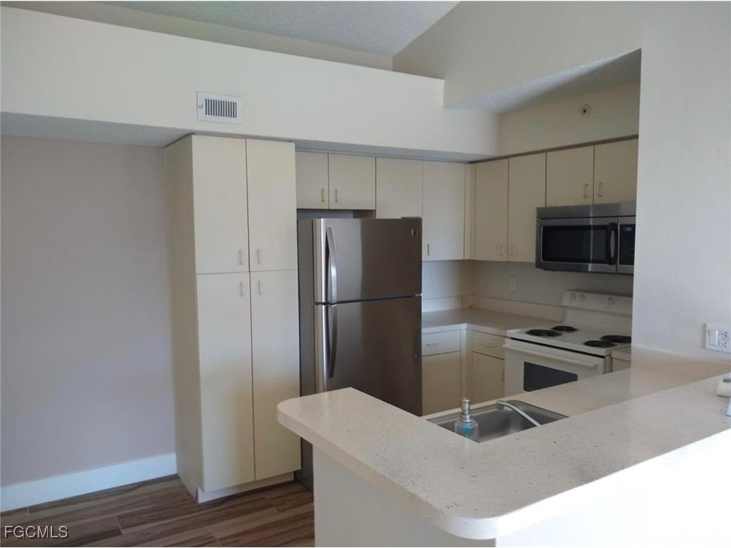 13521 Eagle Ridge Drive #128 Fort Myers FL 33912 2025020769 image2