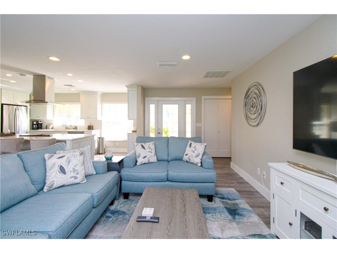 1353 Pelican Avenue Naples FL 34102 225083499 image14