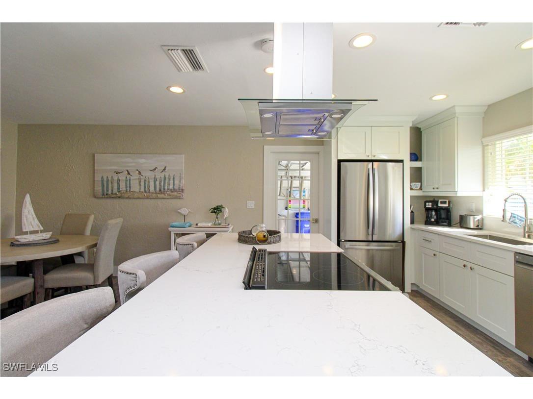 1353 Pelican Avenue Naples FL 34102 225083499 image17