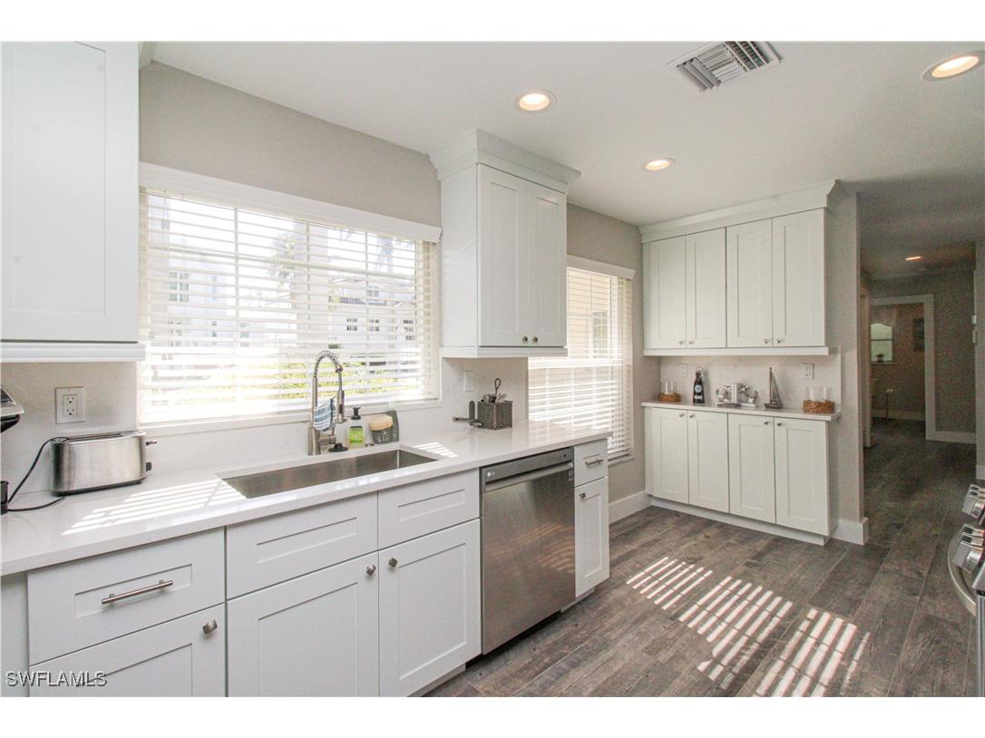 1353 Pelican Avenue Naples FL 34102 225083499 image21