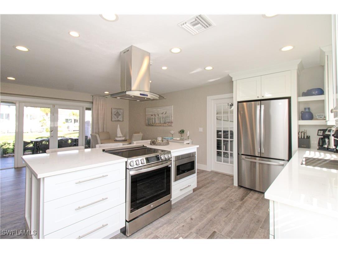 1353 Pelican Avenue Naples FL 34102 225083499 image23