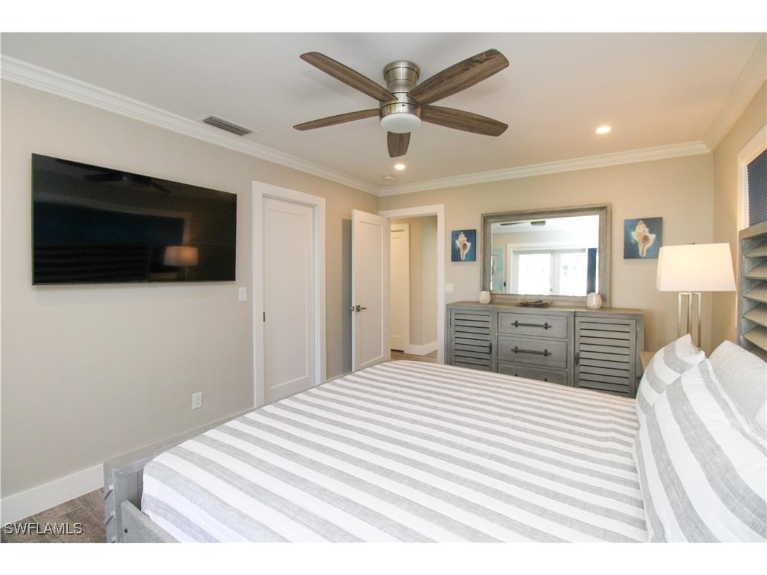 1353 Pelican Avenue Naples FL 34102 225083499 image29