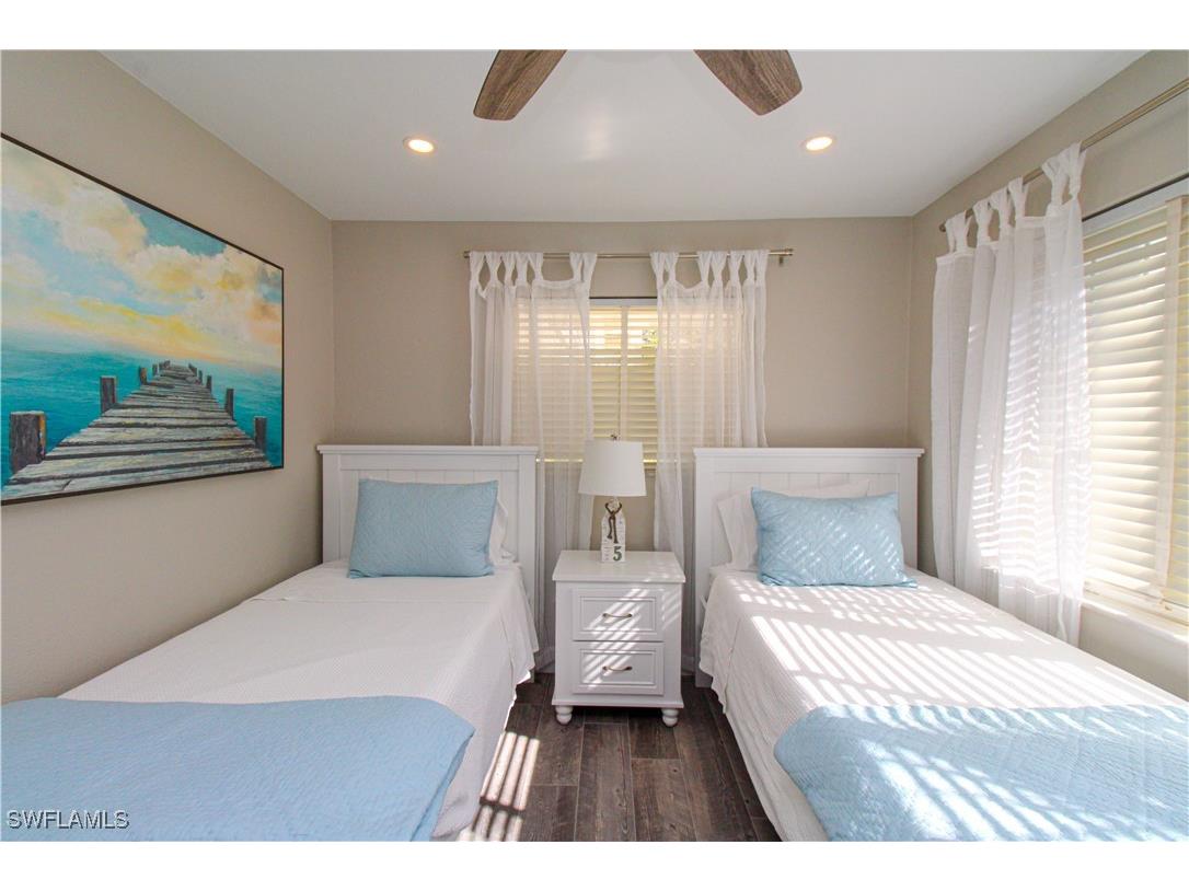 1353 Pelican Avenue Naples FL 34102 225083499 image30