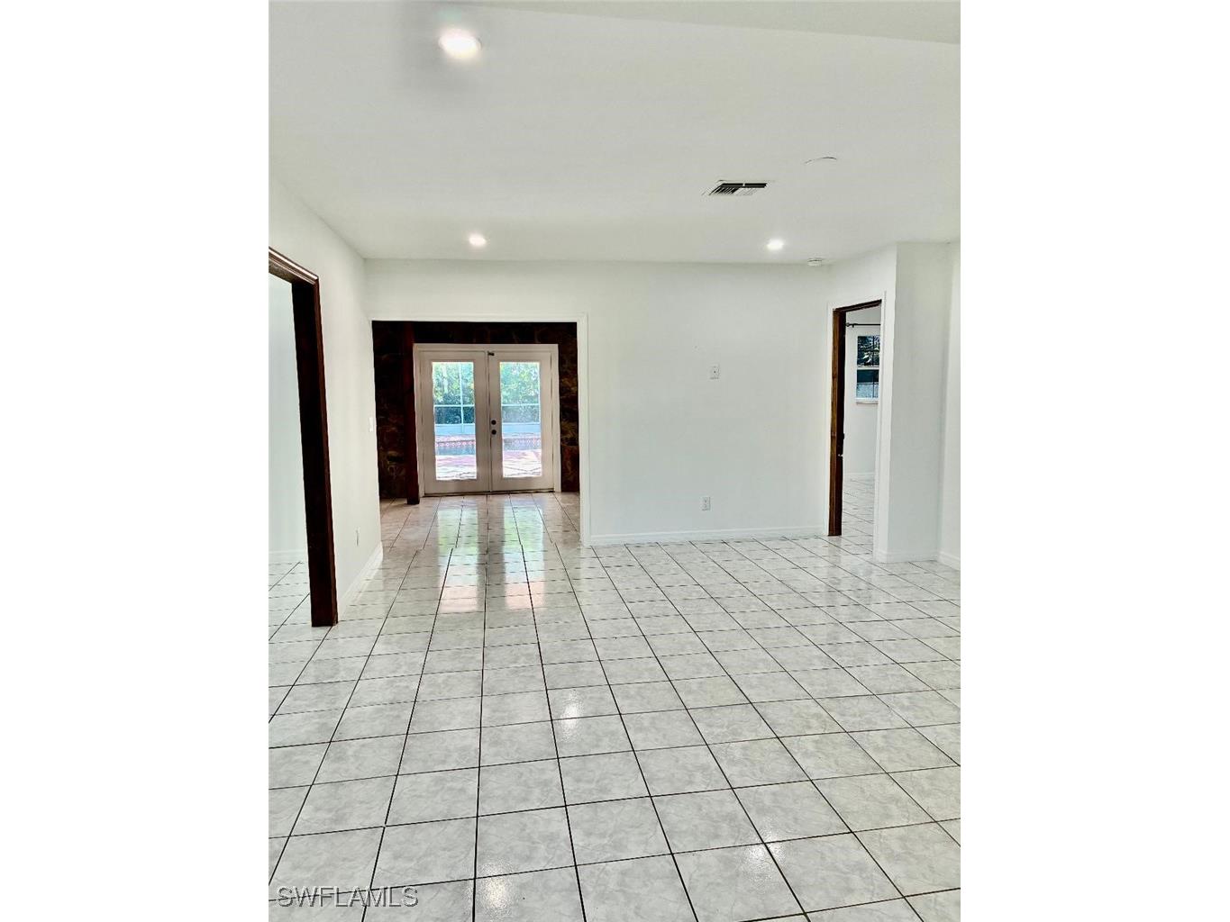 1354 Jambalana Lane Fort Myers FL 33901 226003862 image4