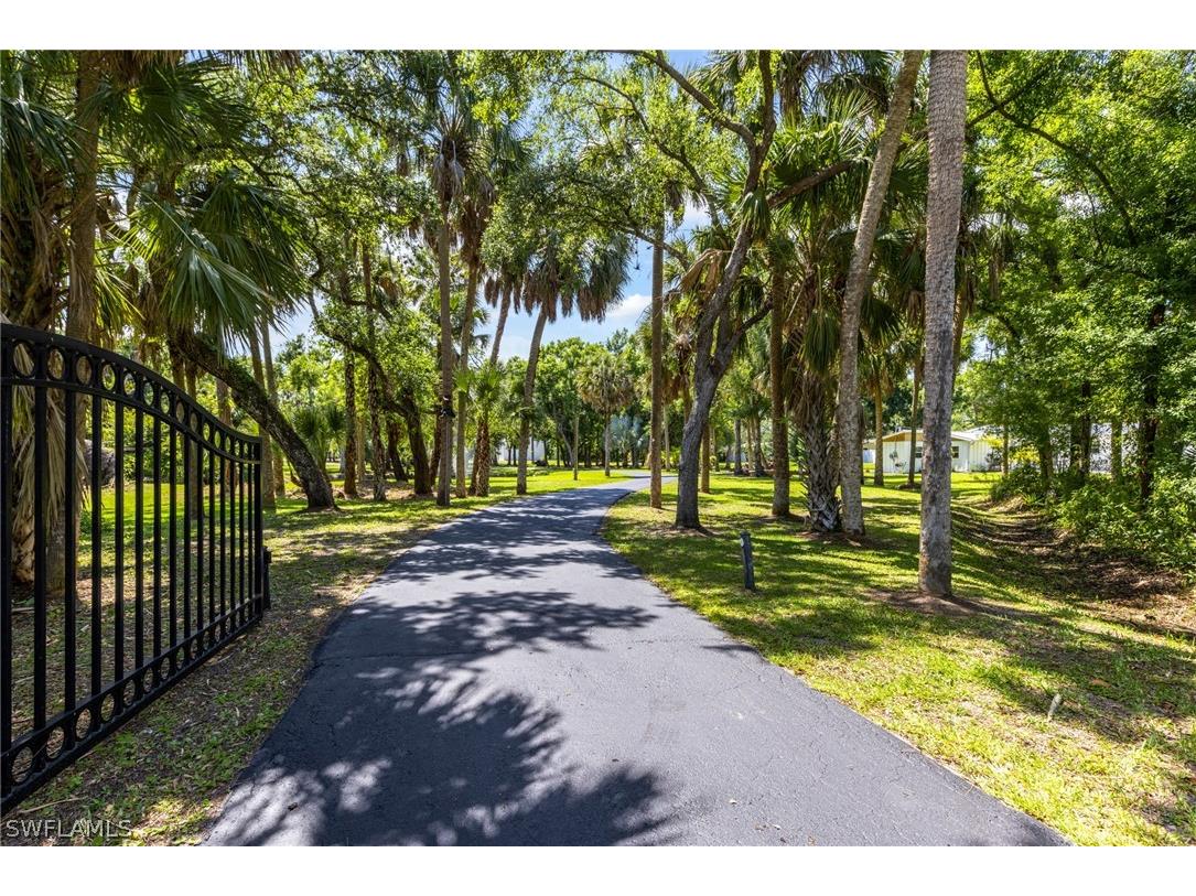 1355 Barrett Road North Fort Myers FL 33903 224041620 image1