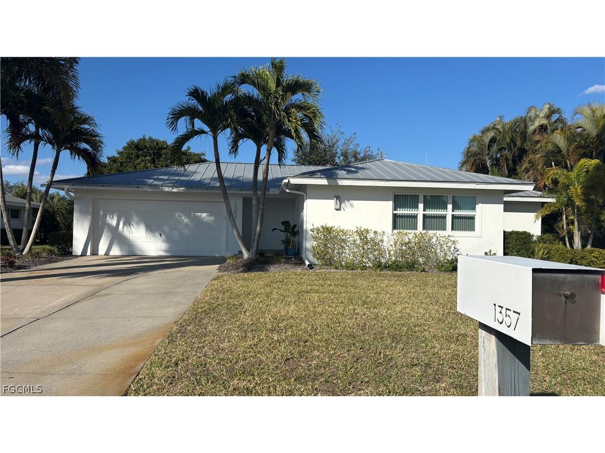 1357 Kingswood Court Fort Myers FL 33919 2026007739 image1