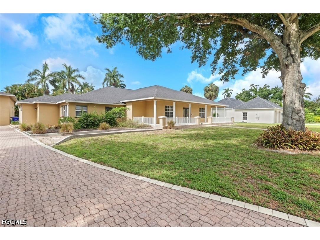 1357 Osceola Drive Fort Myers FL 33901 2026022632 image2