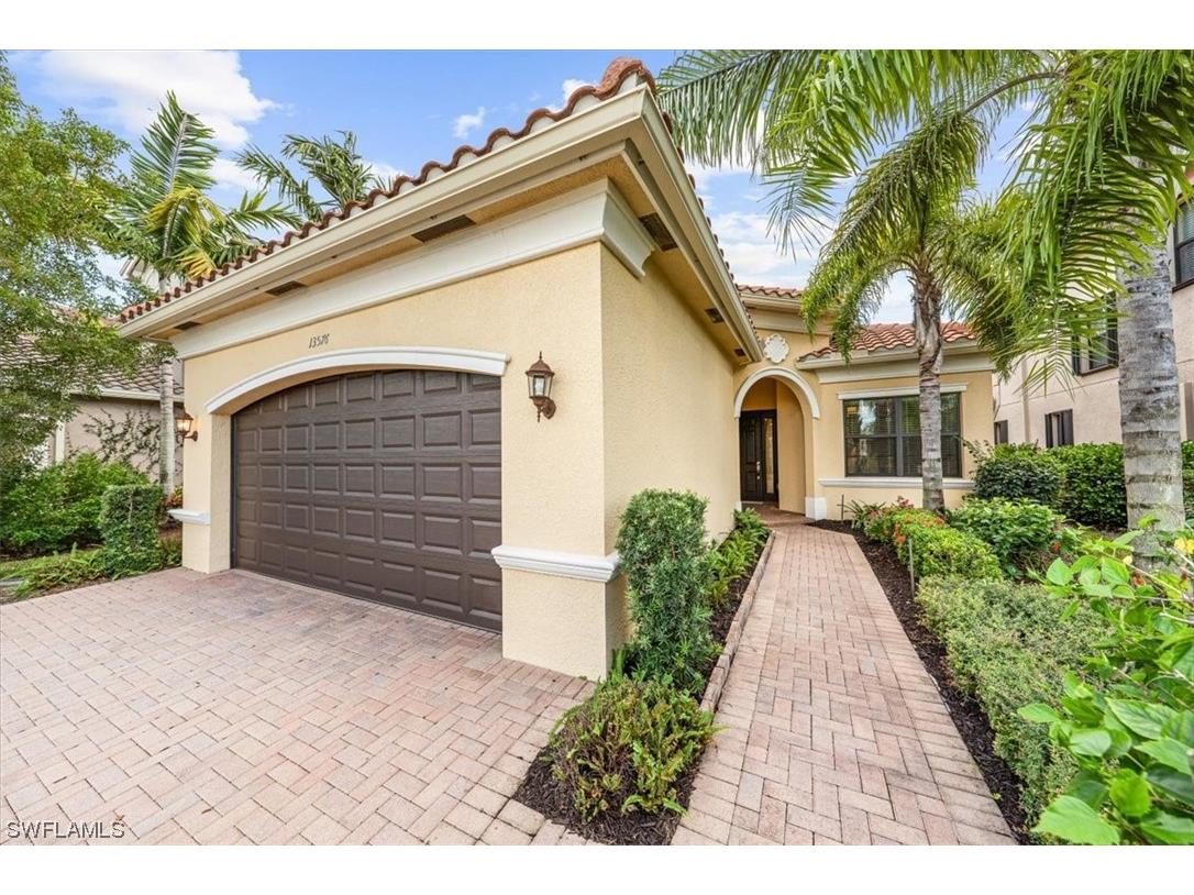 13576 Mandarin Circle Naples FL 34109 223083053 image1