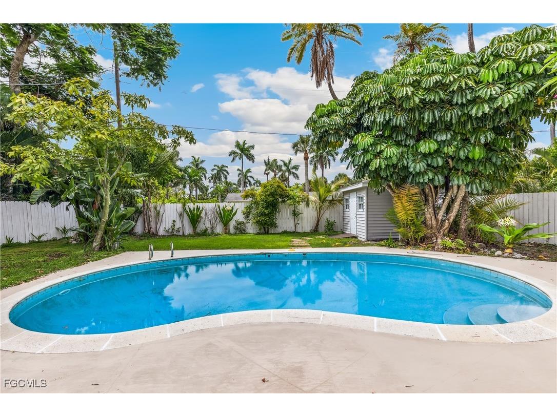 1358 Hopedale Drive Fort Myers FL 33919 2026000034 image4