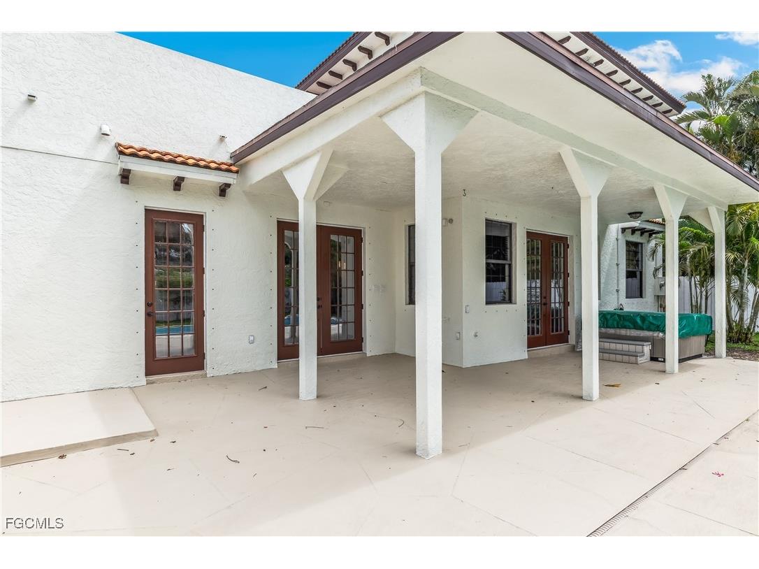 1358 Hopedale Drive Fort Myers FL 33919 2026000034 image5