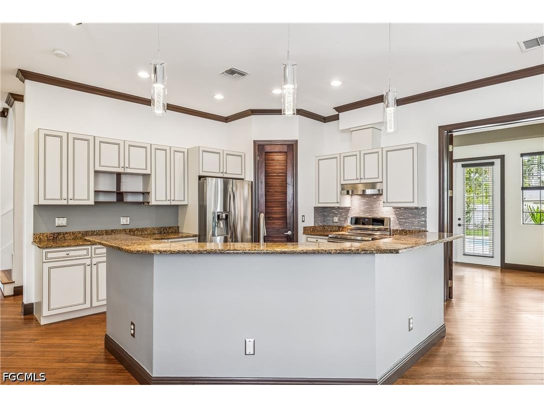 1358 Hopedale Drive Fort Myers FL 33919 2026019945 image7