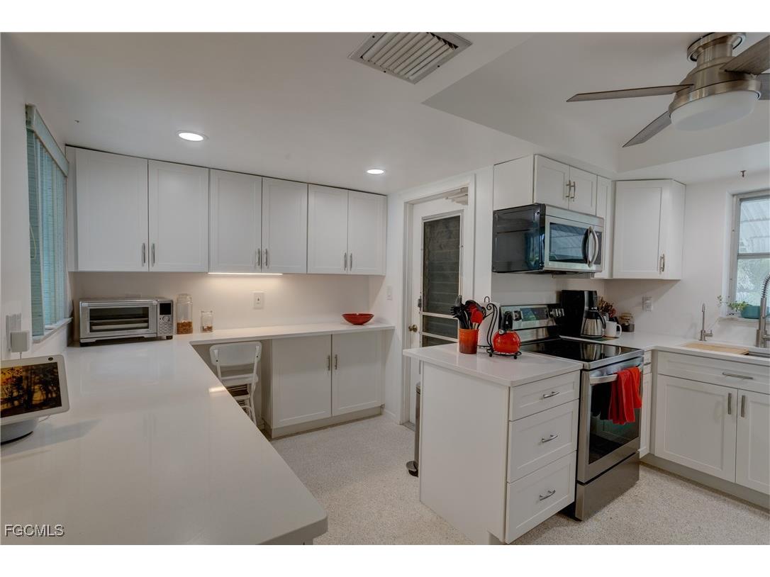 1358 Sunrise Drive North Fort Myers FL 33917 2025009540 image10