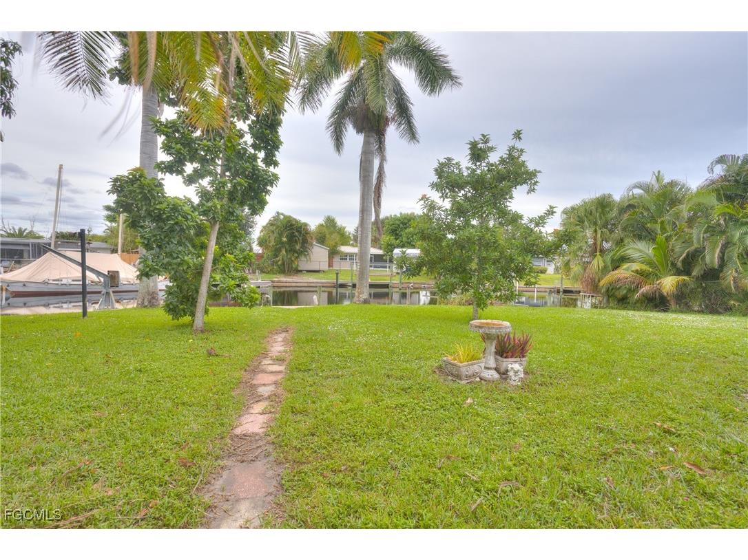 1358 Sunrise Drive North Fort Myers FL 33917 2025009540 image27