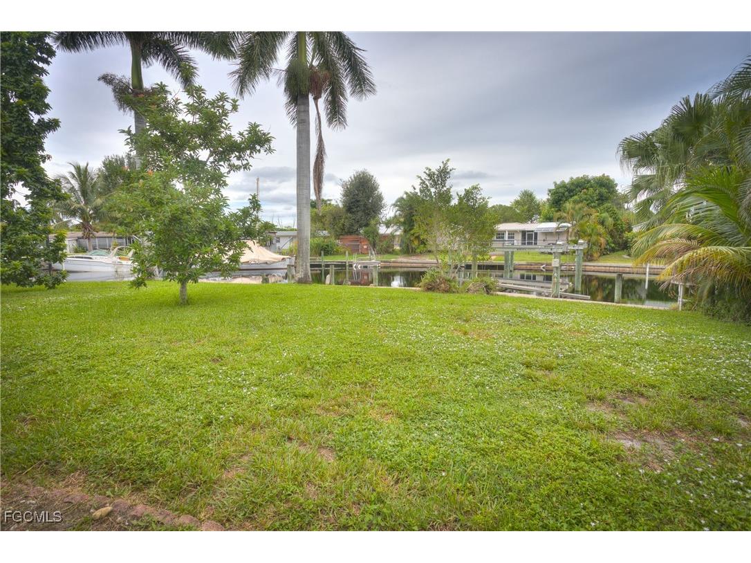 1358 Sunrise Drive North Fort Myers FL 33917 2025009540 image29