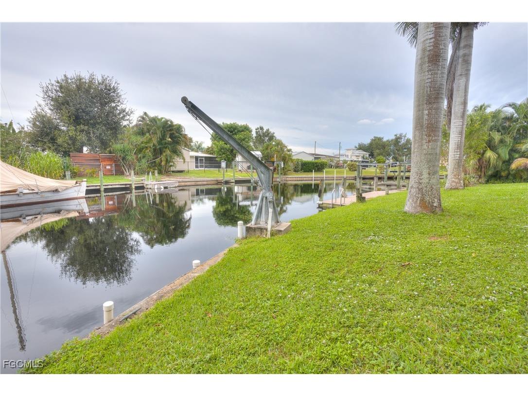 1358 Sunrise Drive North Fort Myers FL 33917 2025009540 image31